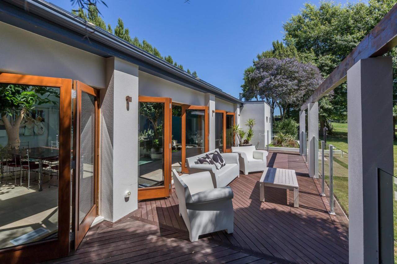 Bond Estate Luxury Accommodation 基督城 外观 照片