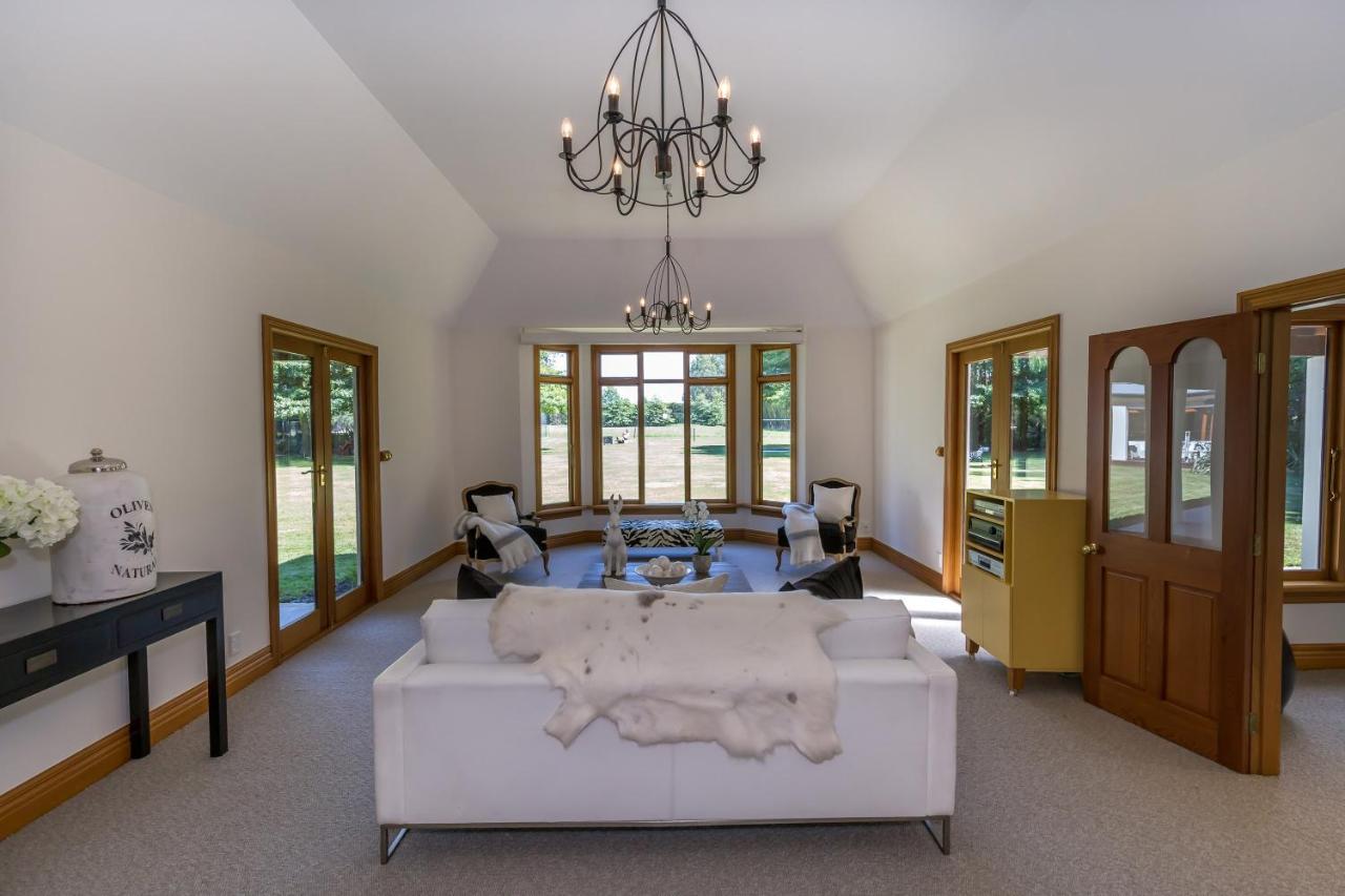 Bond Estate Luxury Accommodation 基督城 外观 照片